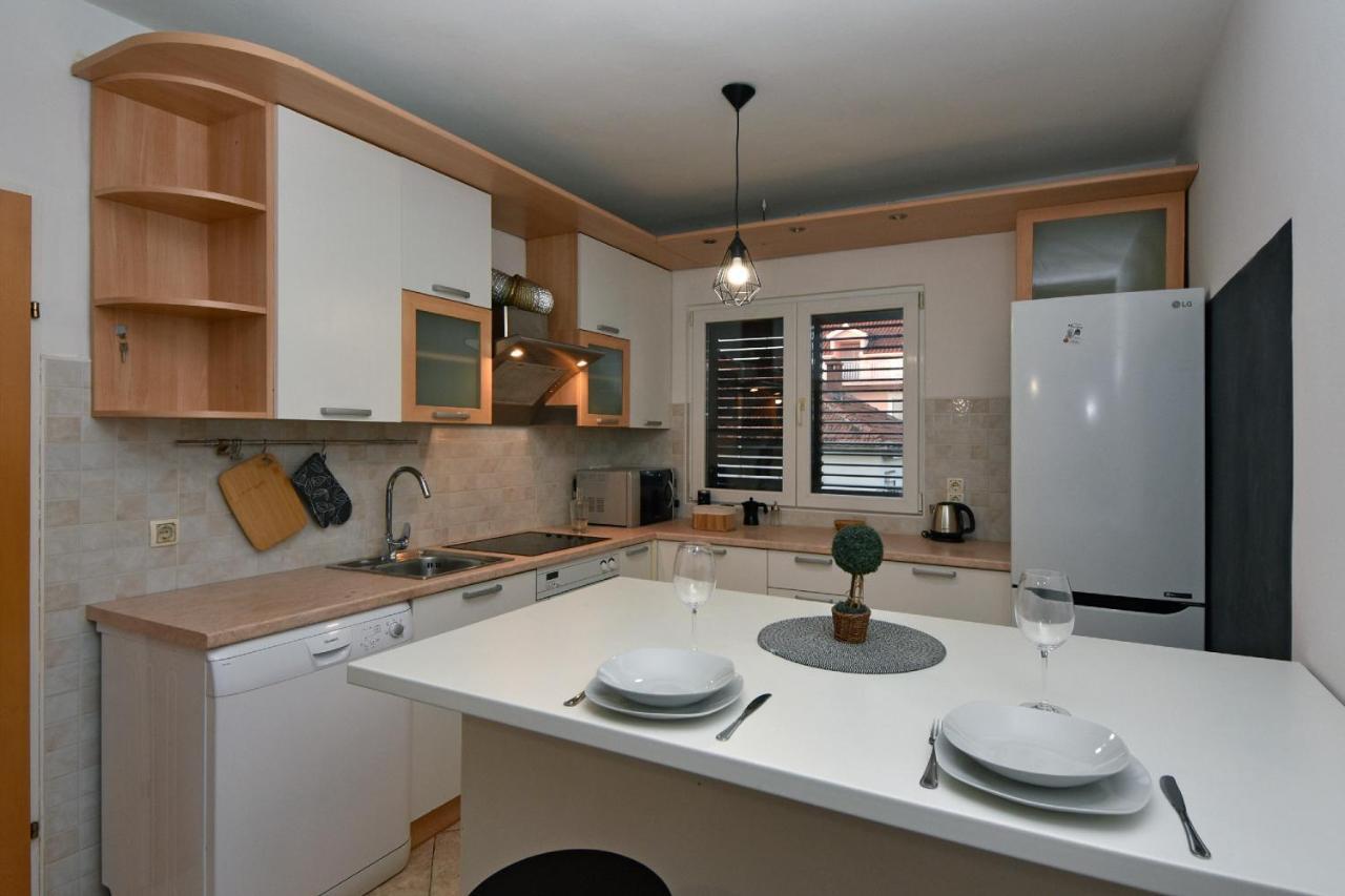 Family Apartment Sara ザダル エクステリア 写真