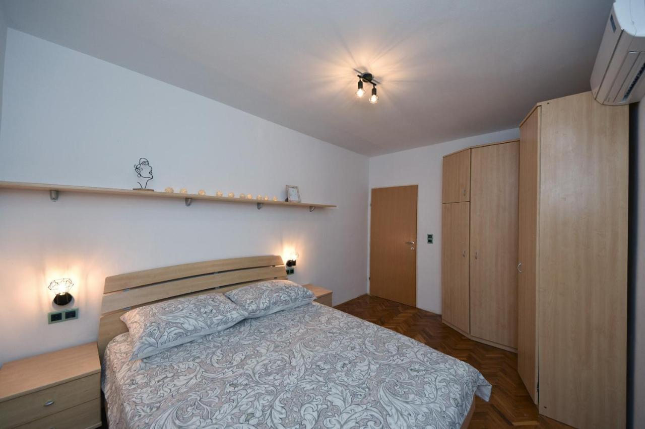Family Apartment Sara ザダル エクステリア 写真